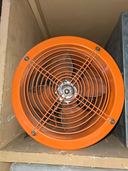 High-speed industrial duct ventilation fan for air extraction